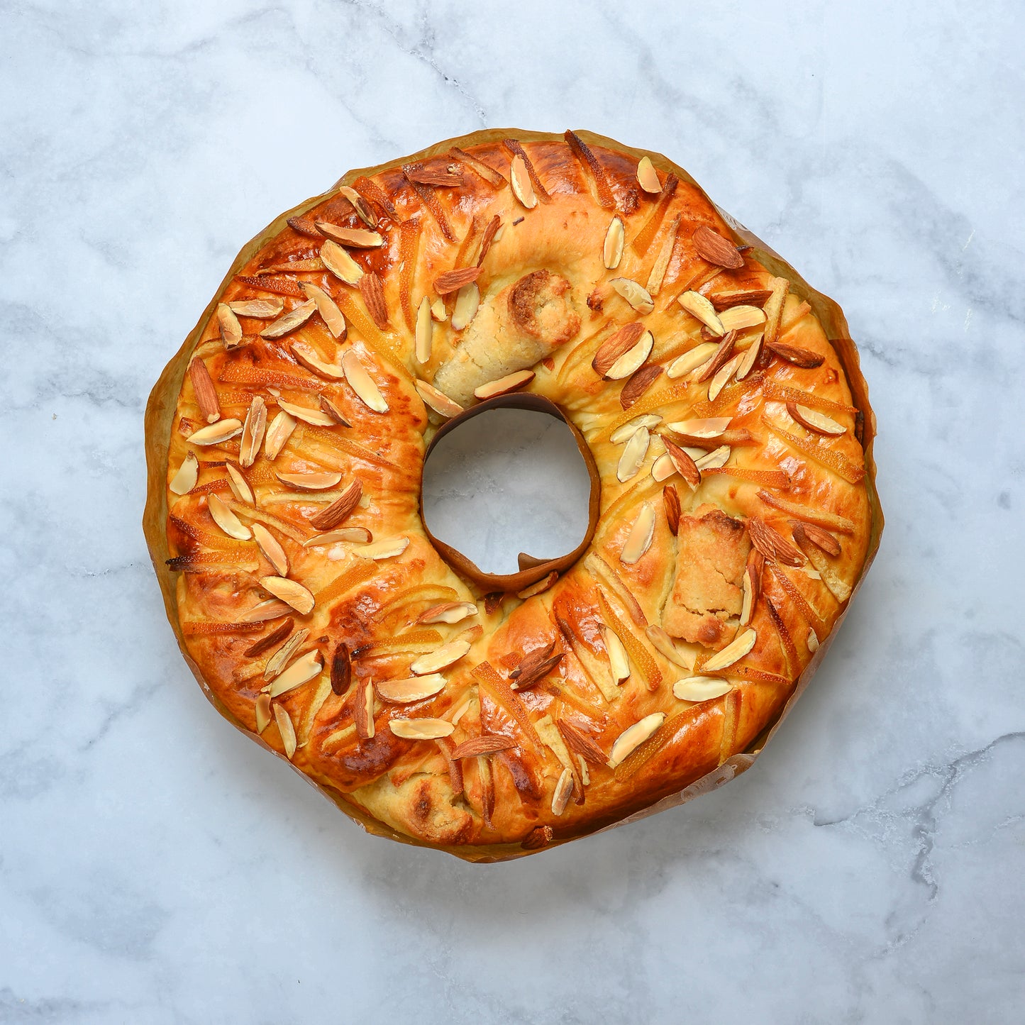 Rosca con pasta de almendras